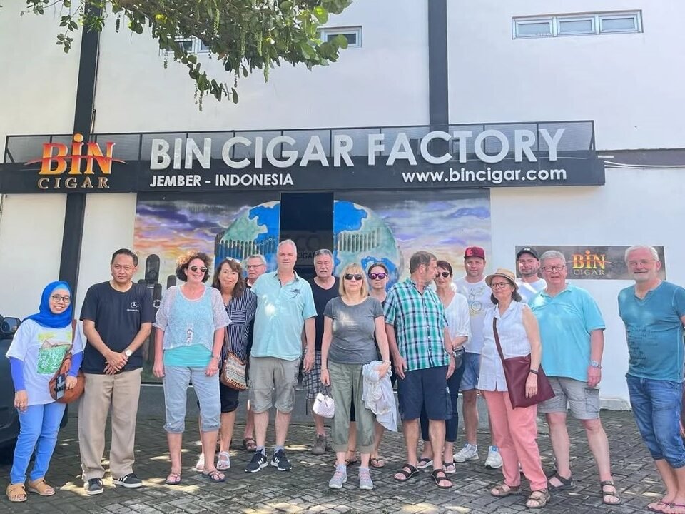 Nikmati Cerutu & Kopi dalam Perjalanan Wisata Budaya