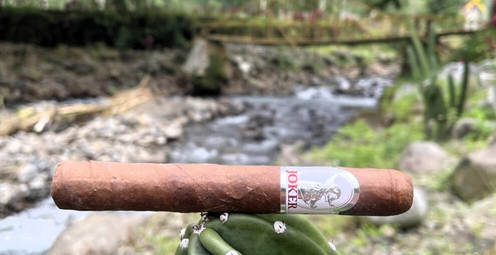 A Quiet Escape This Lebaran: Cerutu, Kopi, dan Aliran Sungai di Alam Terbuka.