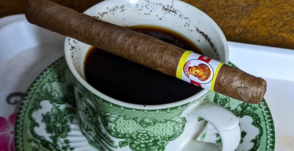 Cara Memadukan Cerutu dan Kopi