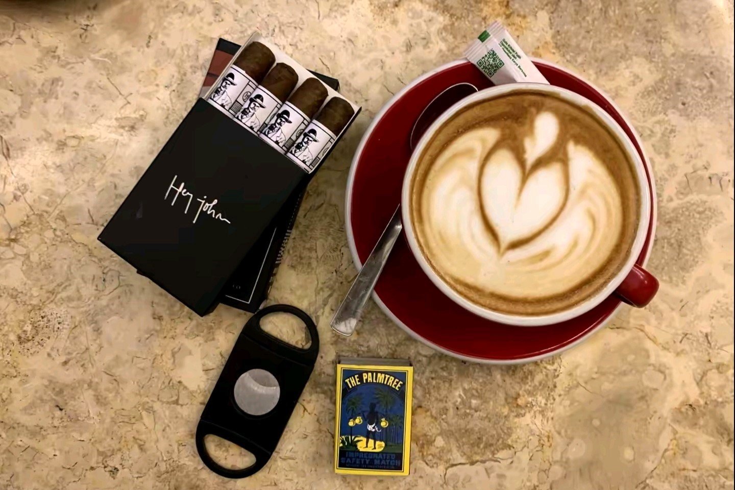 Spektrum Minuman untuk Pairing Cerutu: Dari Ringan hingga Kuat